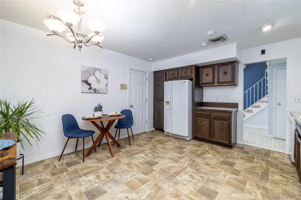 29 Donna Lane Lido Beach, NY 11561