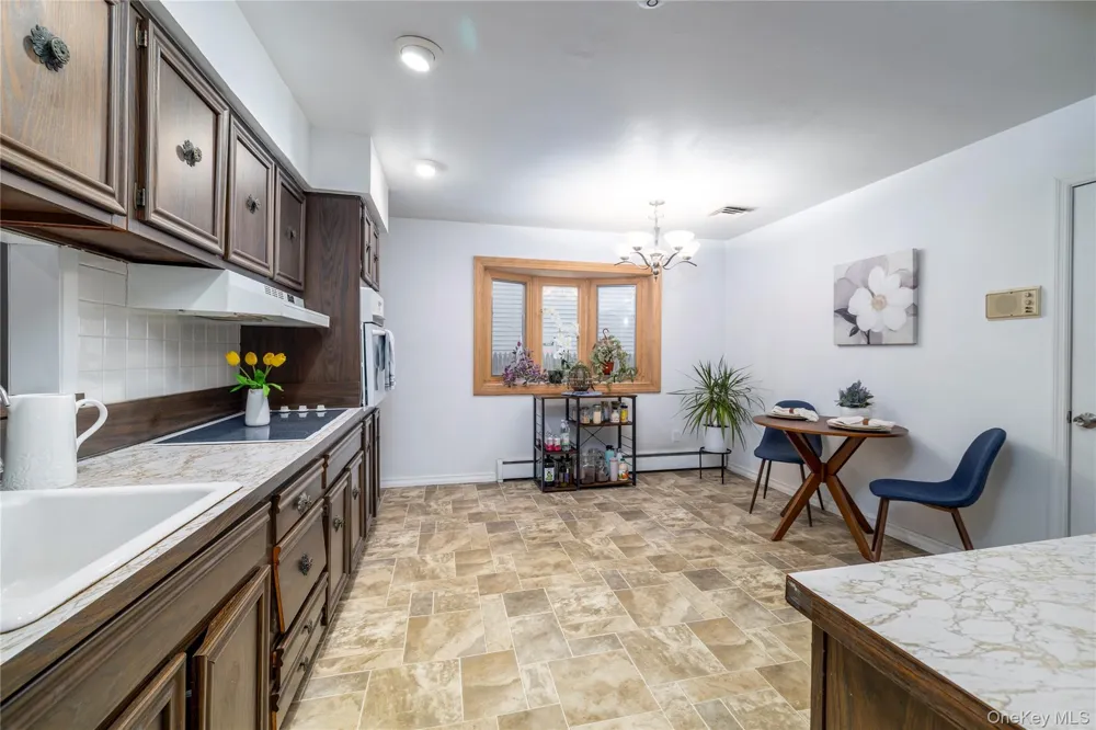 29 Donna Lane Lido Beach, NY 11561