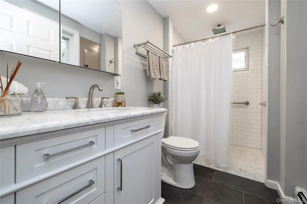 29 Donna Lane Lido Beach, NY 11561