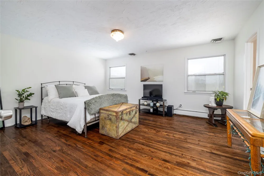 29 Donna Lane Lido Beach, NY 11561