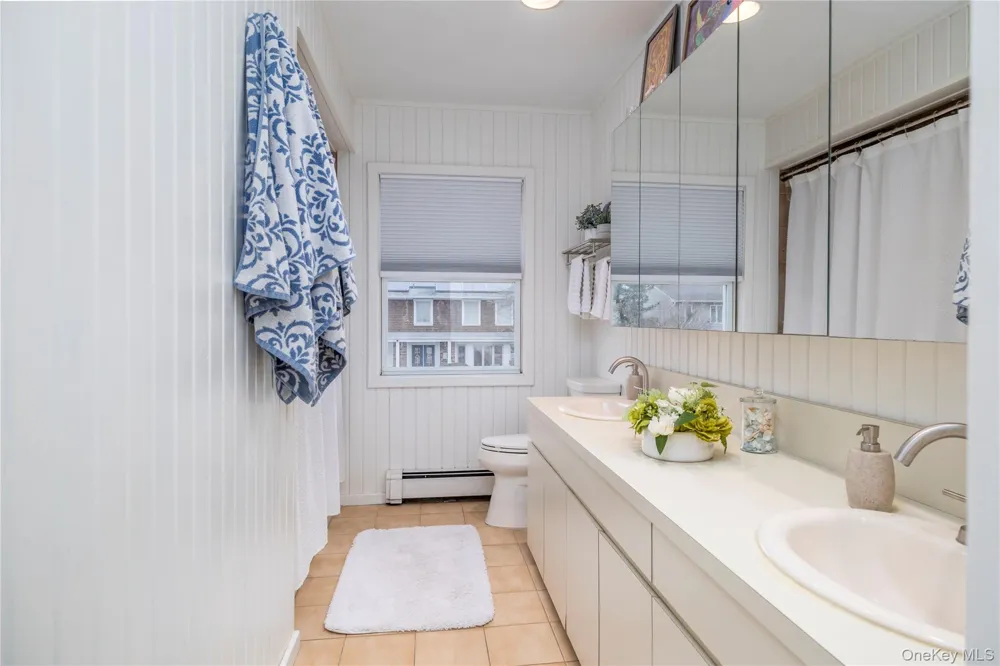 29 Donna Lane Lido Beach, NY 11561
