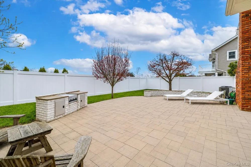 29 Donna Lane Lido Beach, NY 11561