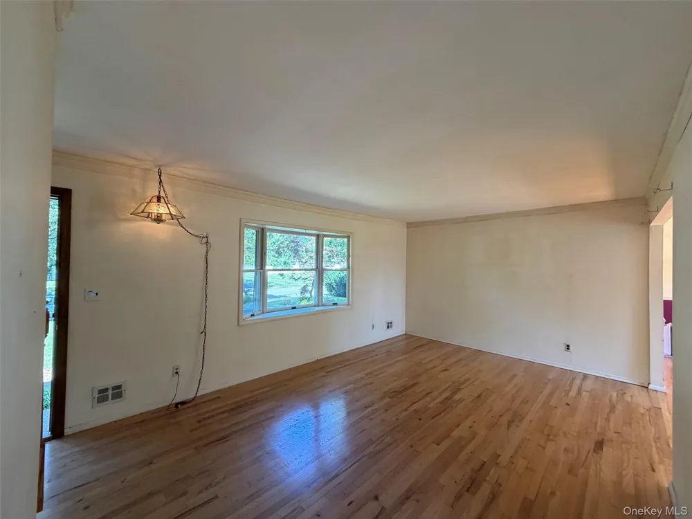 21 Purdy Avenue East Northport, NY 11731