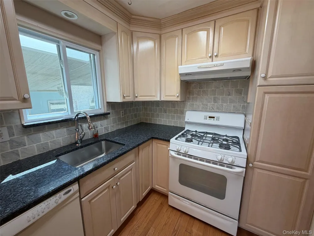 21 Purdy Avenue East Northport, NY 11731