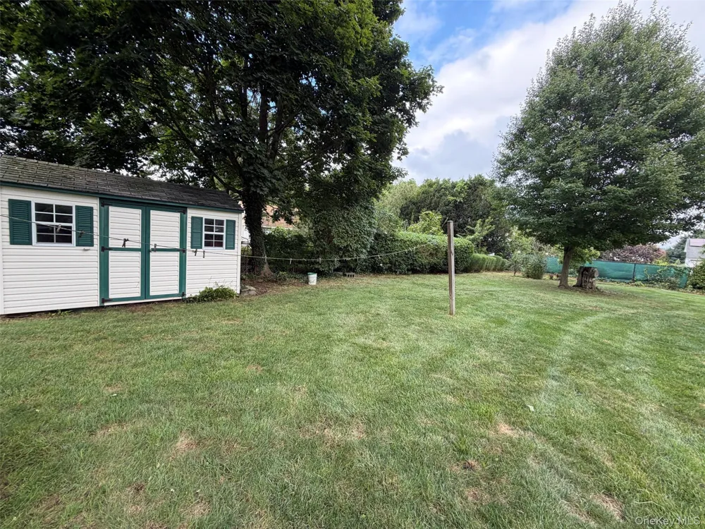 21 Purdy Avenue East Northport, NY 11731