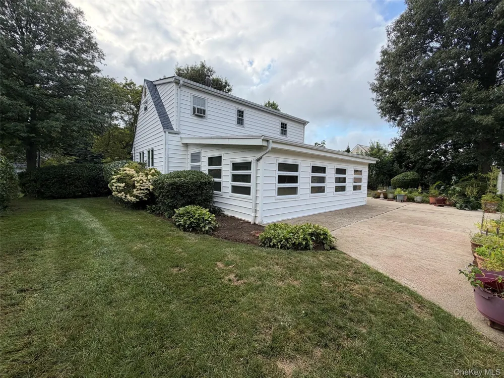21 Purdy Avenue East Northport, NY 11731