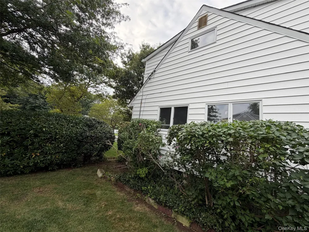 21 Purdy Avenue East Northport, NY 11731