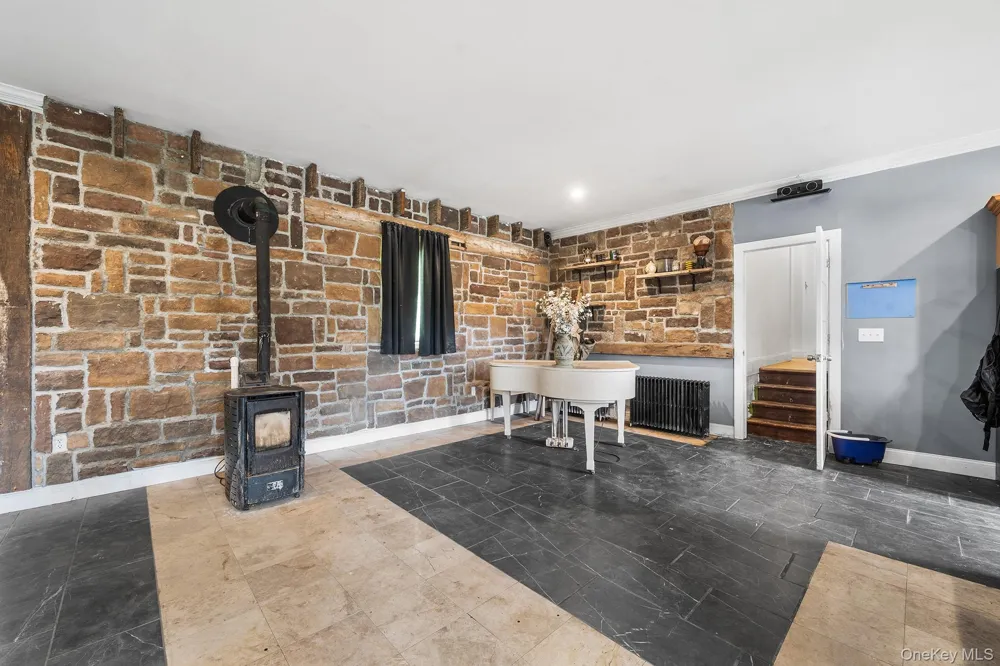 149 Valley View Avenue Monroe, NY 10950