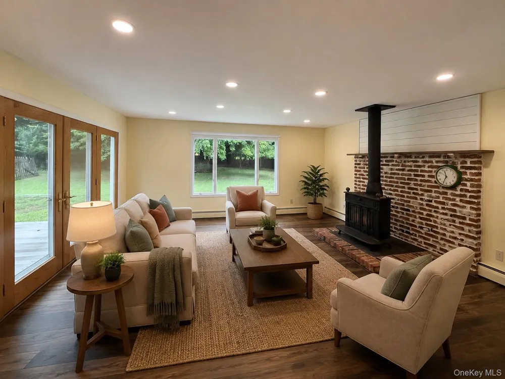 51 Hastings Drive Stony Brook, NY 11790