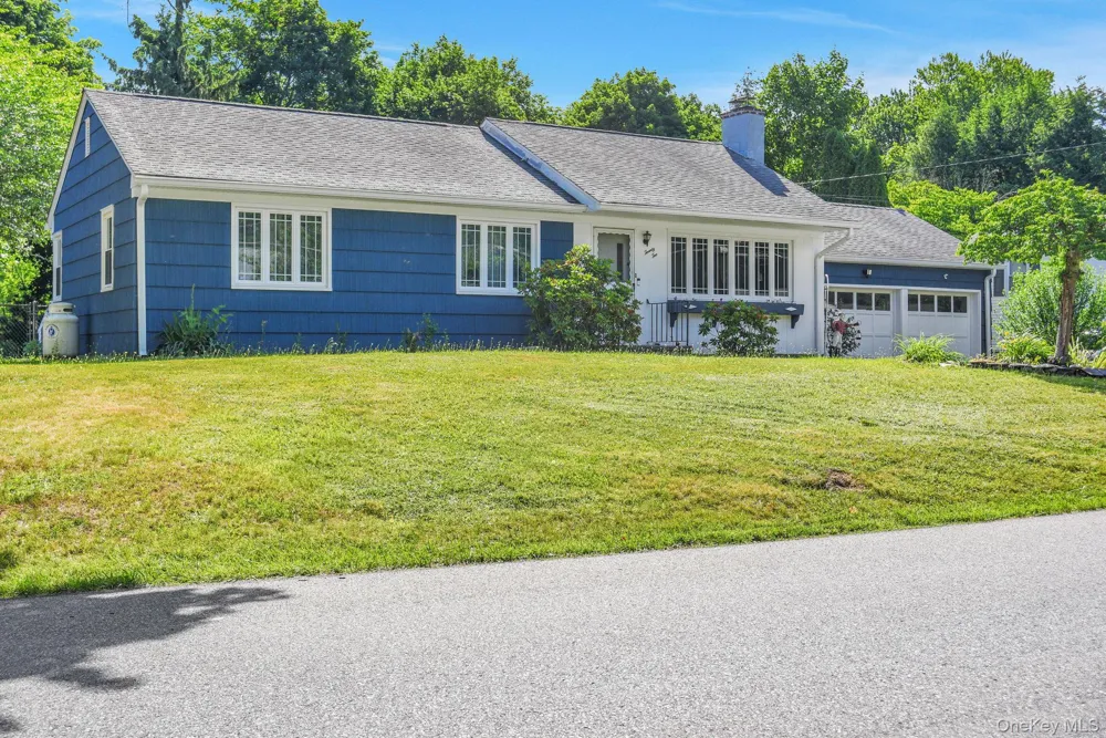 22 Greenvale Farms Road Poughkeepsie, NY 12603