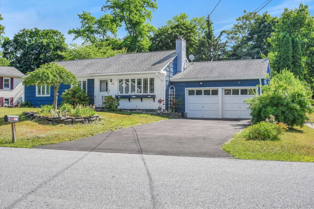22 Greenvale Farms Road Poughkeepsie, NY 12603