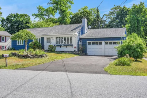 22 Greenvale Farms Road