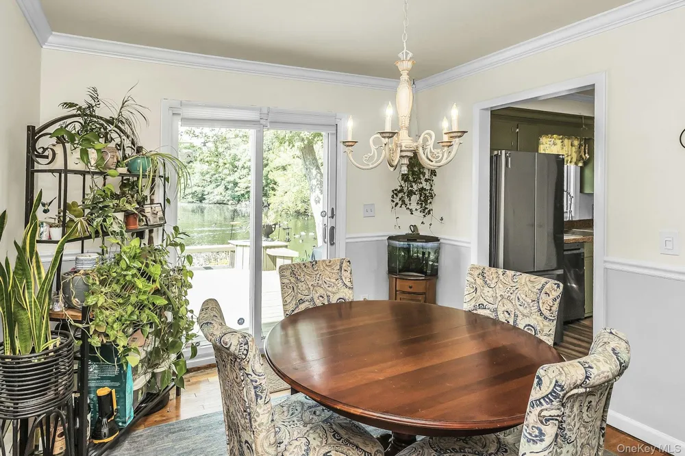 8 Baymens Court Sayville, NY 11782