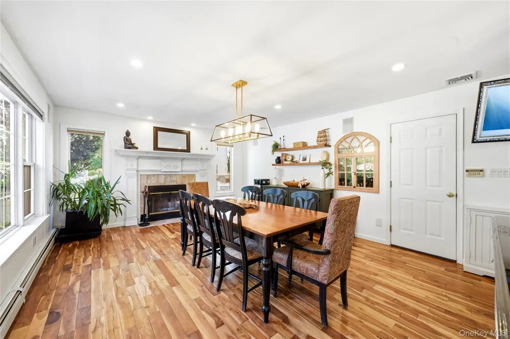 1536 Winganhauppauge Road Islip, NY 11751