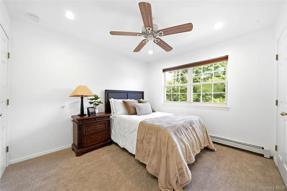 1536 Winganhauppauge Road Islip, NY 11751
