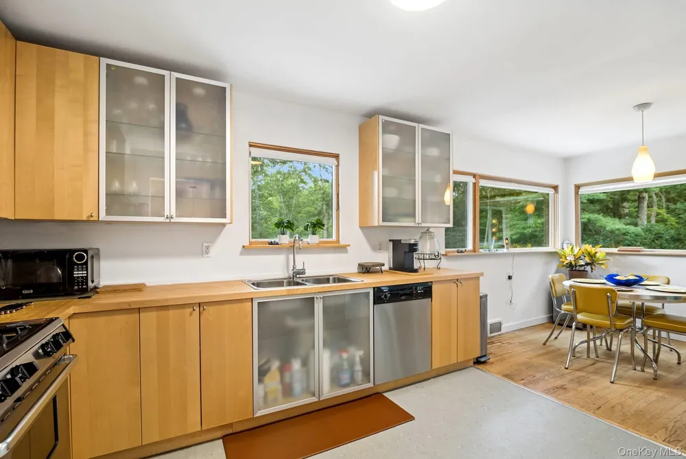 4 Lincoln Street Sag Harbor, NY 11963