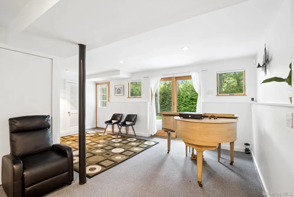 4 Lincoln Street Sag Harbor, NY 11963
