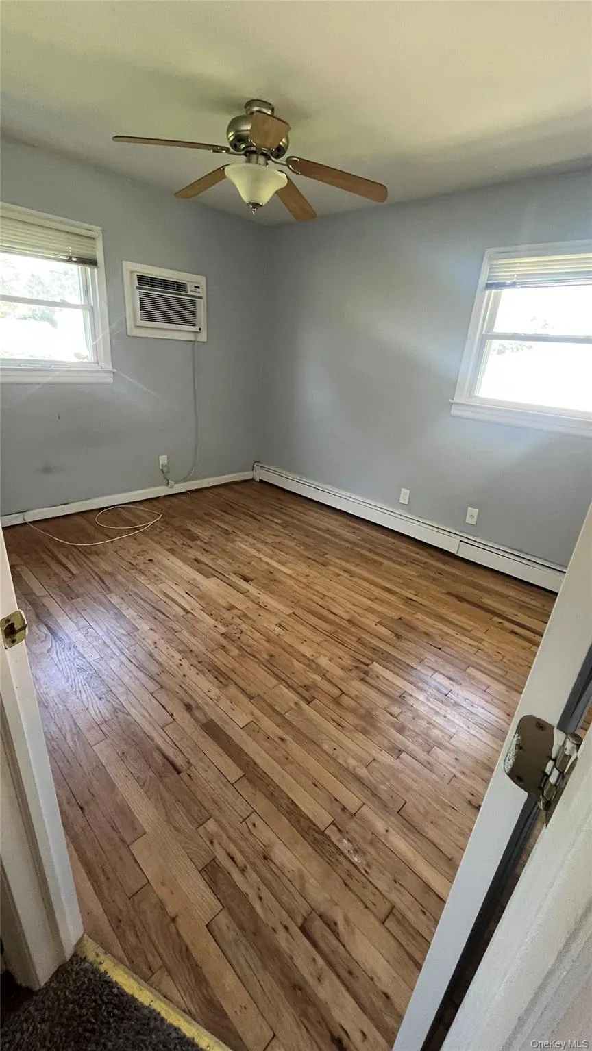 23 Pine Street Brentwood, NY 11717