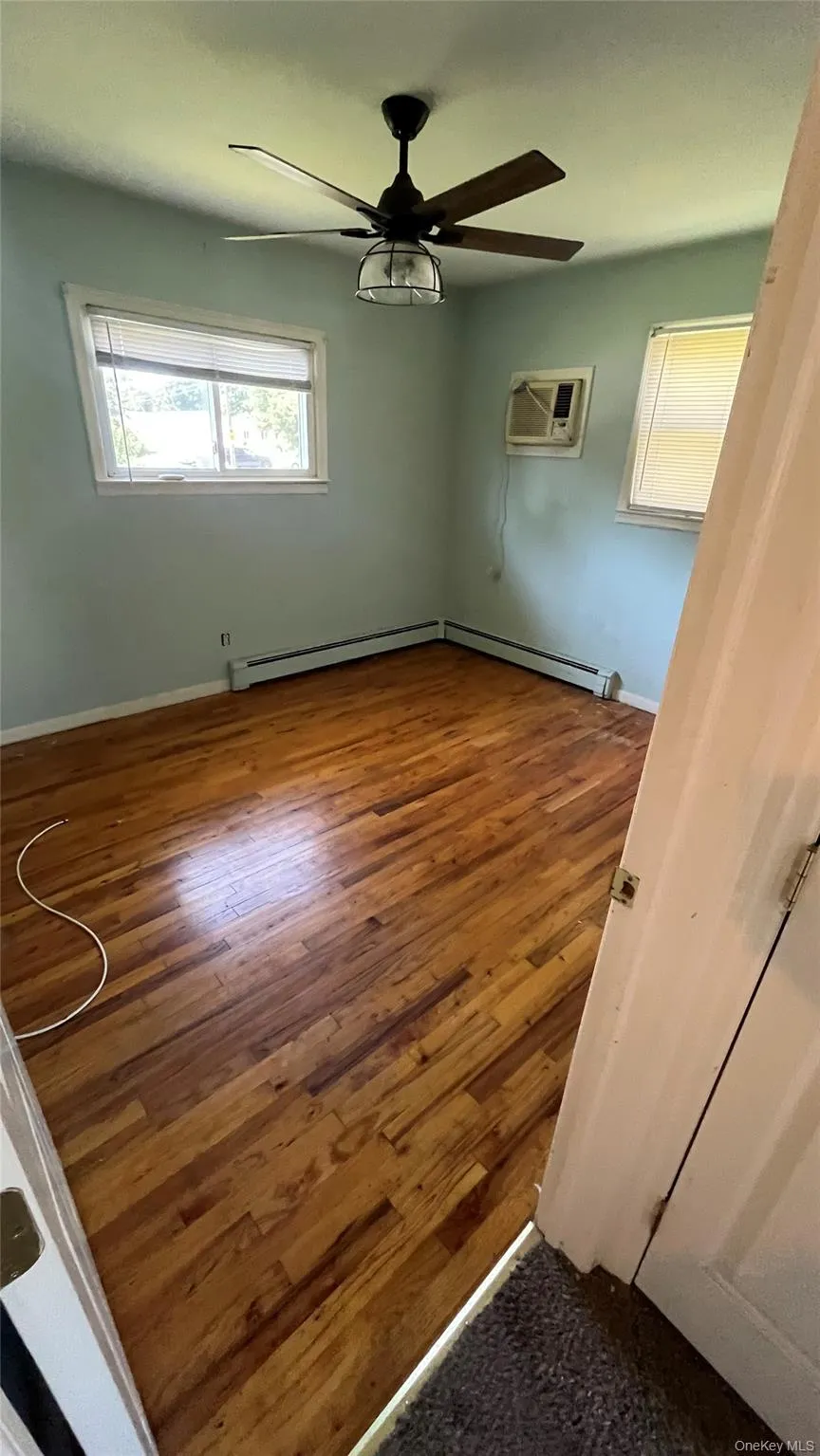 23 Pine Street Brentwood, NY 11717