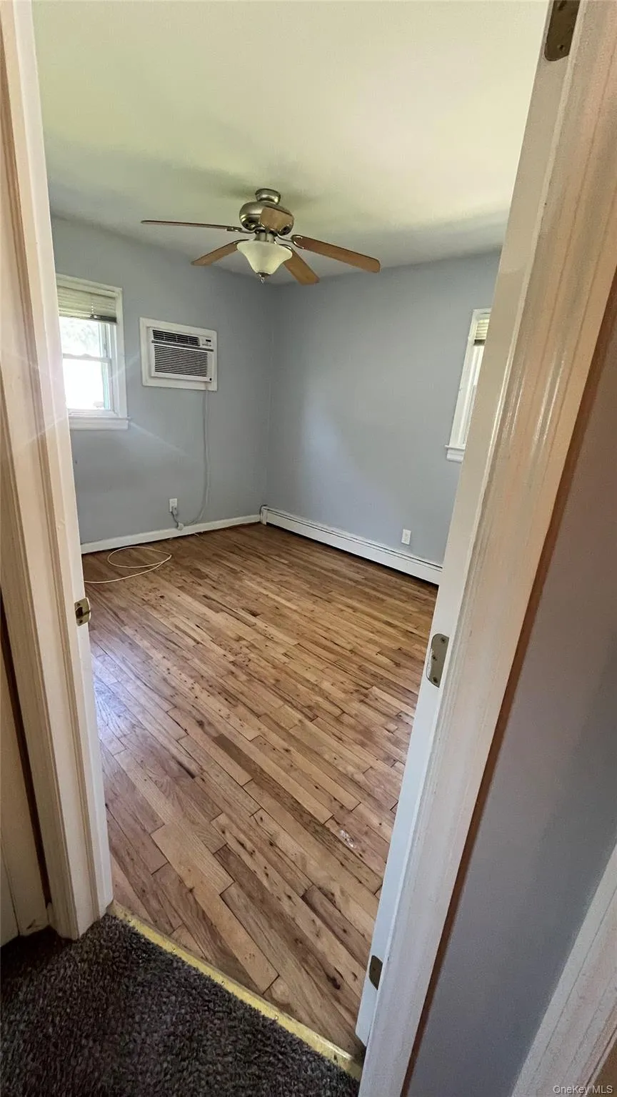 23 Pine Street Brentwood, NY 11717