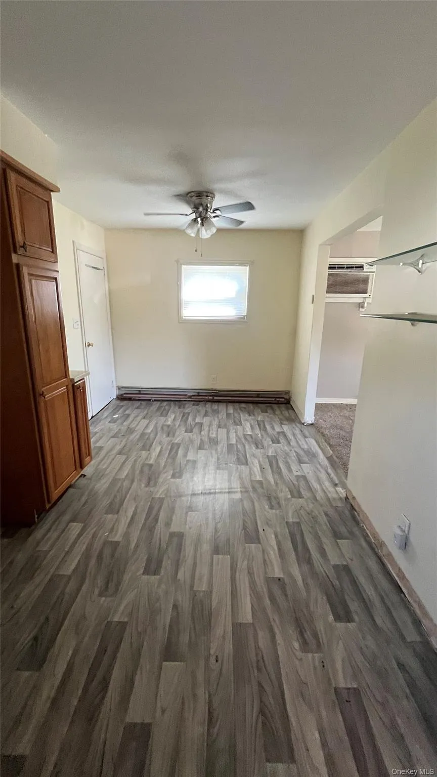 23 Pine Street Brentwood, NY 11717