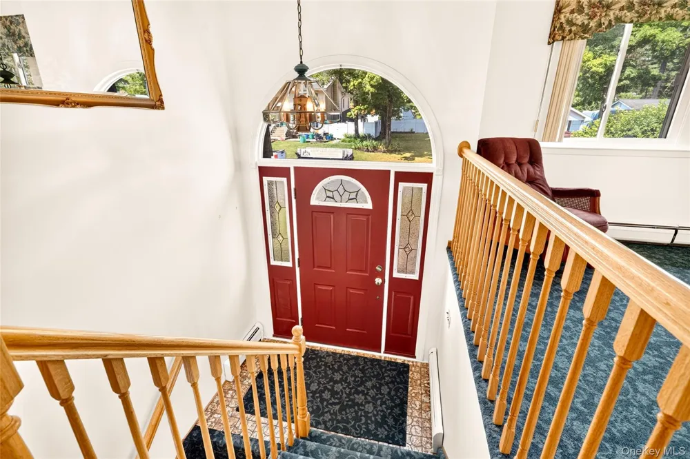 10 Lighthouse Court Tomkins Cove, NY 10986