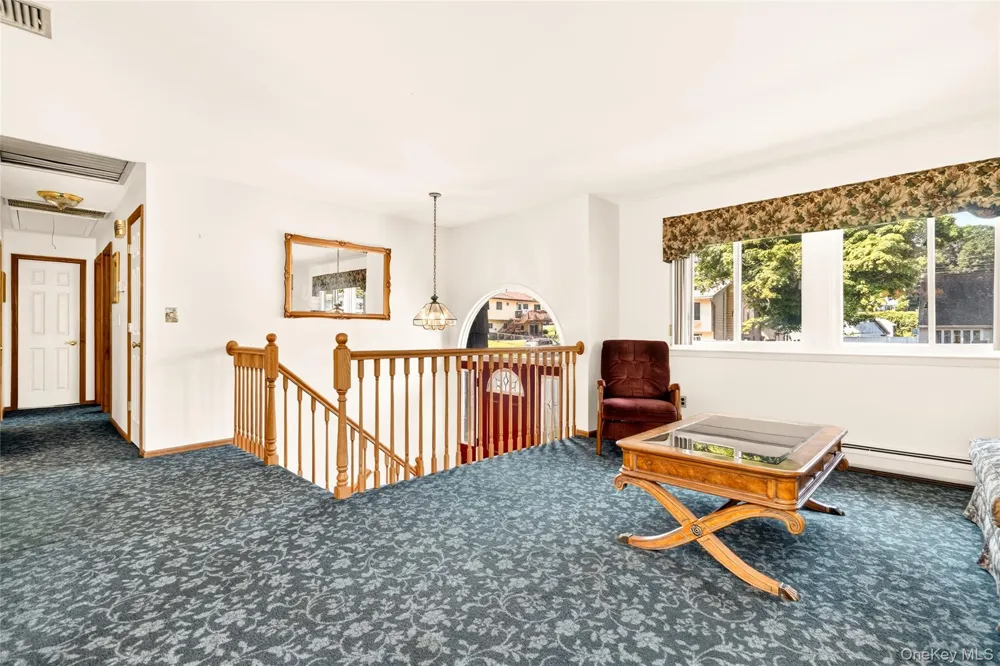 10 Lighthouse Court Tomkins Cove, NY 10986