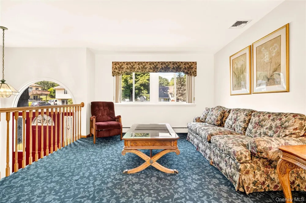 10 Lighthouse Court Tomkins Cove, NY 10986