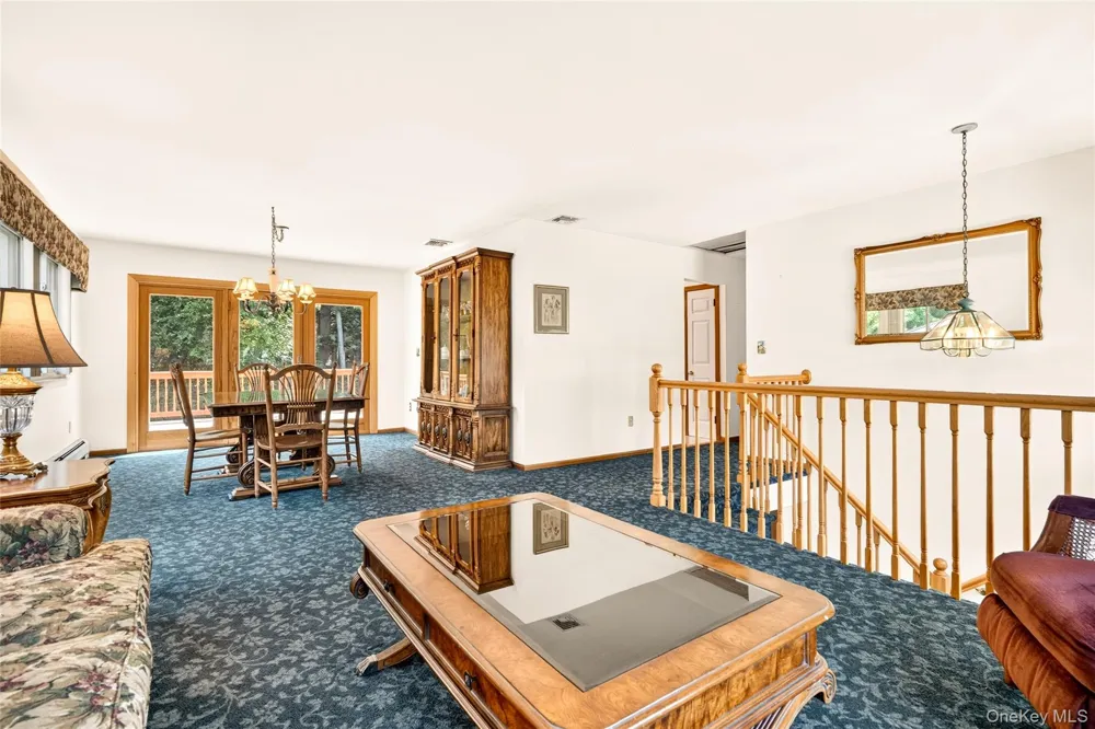 10 Lighthouse Court Tomkins Cove, NY 10986