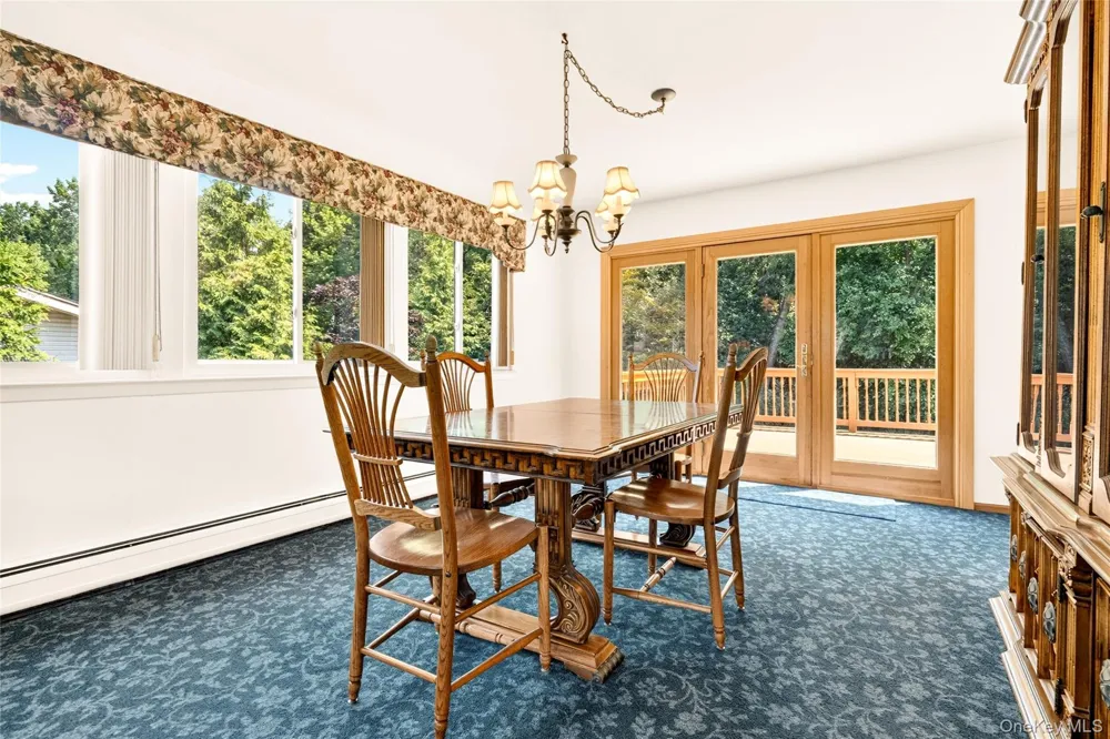 10 Lighthouse Court Tomkins Cove, NY 10986