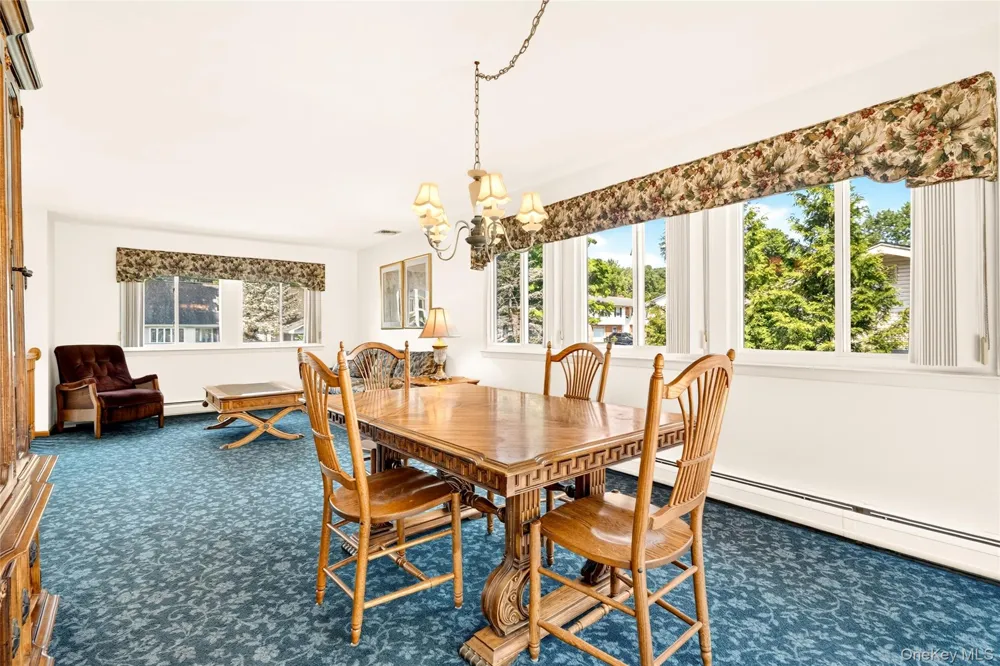 10 Lighthouse Court Tomkins Cove, NY 10986