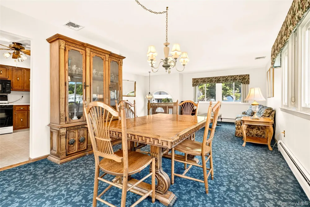 10 Lighthouse Court Tomkins Cove, NY 10986