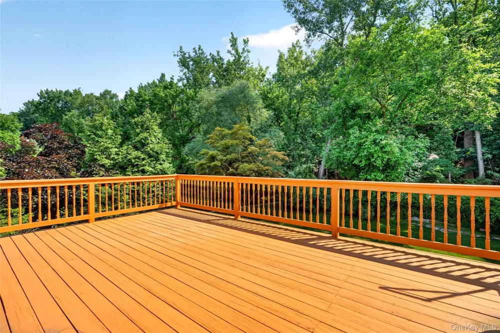 10 Lighthouse Court Tomkins Cove, NY 10986