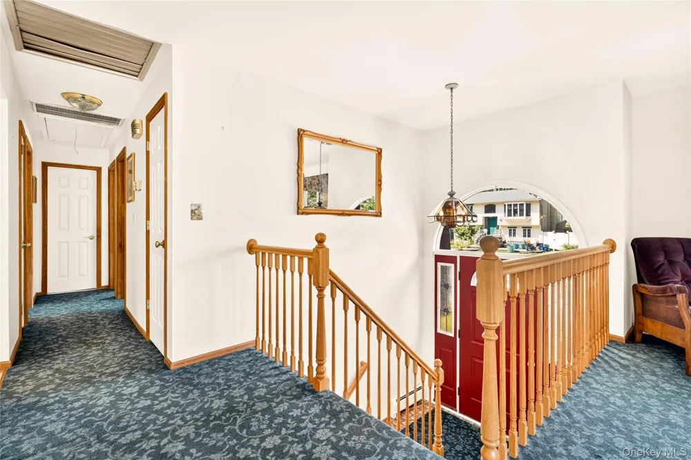 10 Lighthouse Court Tomkins Cove, NY 10986