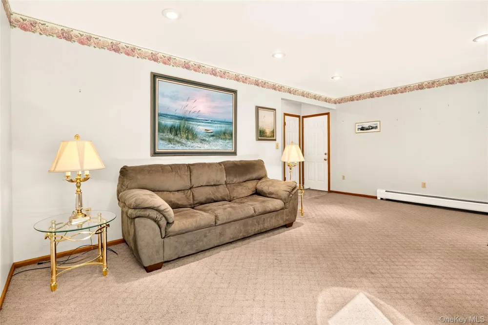 10 Lighthouse Court Tomkins Cove, NY 10986