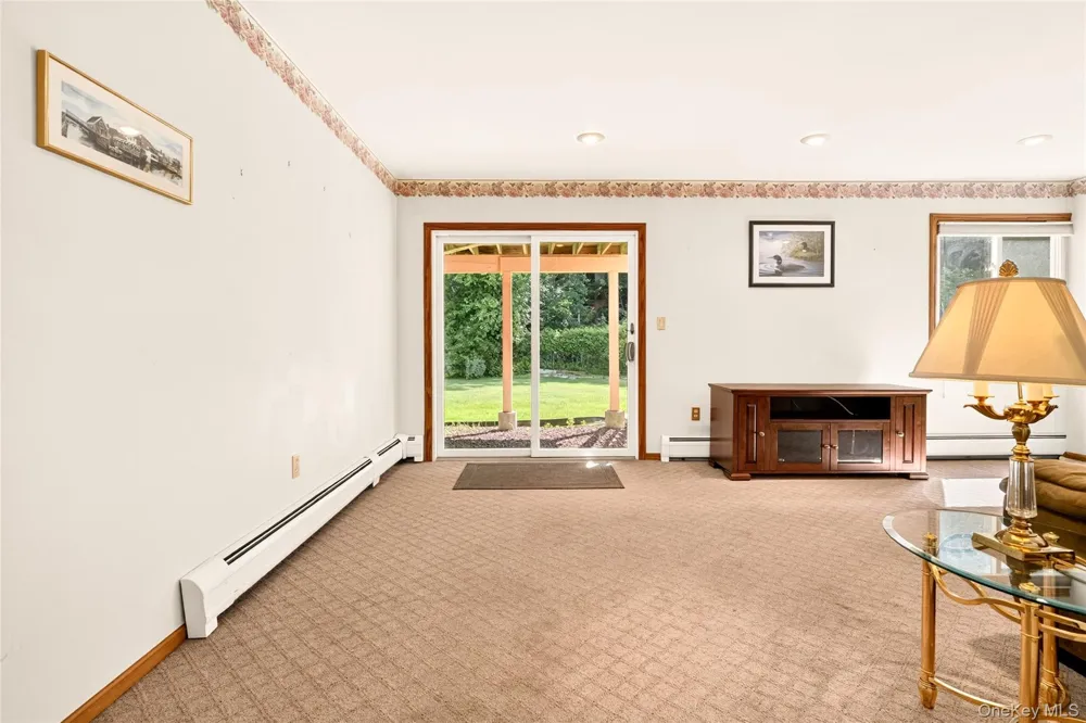 10 Lighthouse Court Tomkins Cove, NY 10986