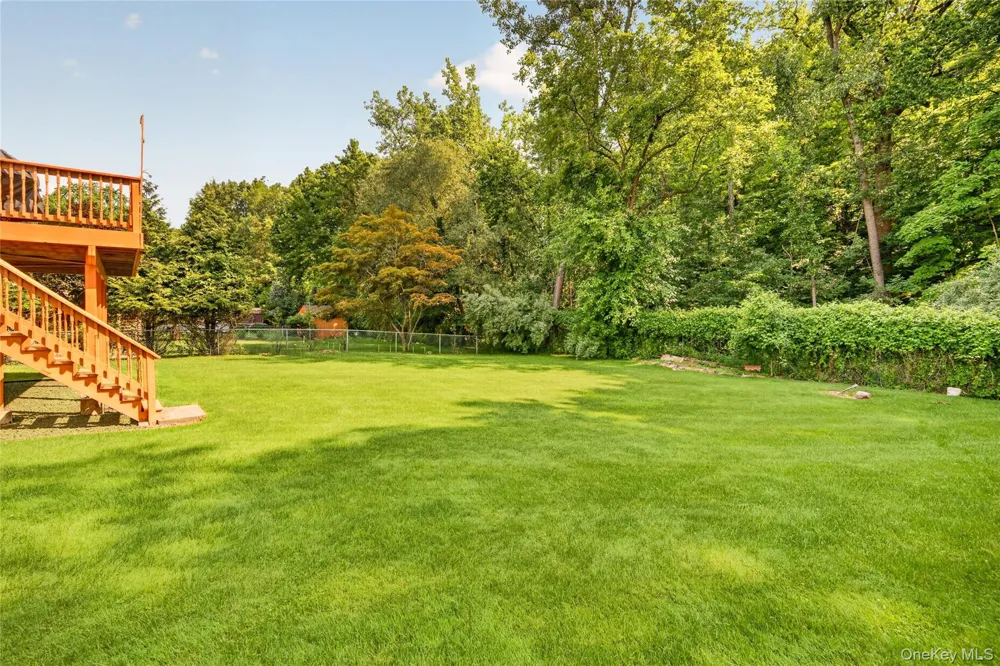 10 Lighthouse Court Tomkins Cove, NY 10986