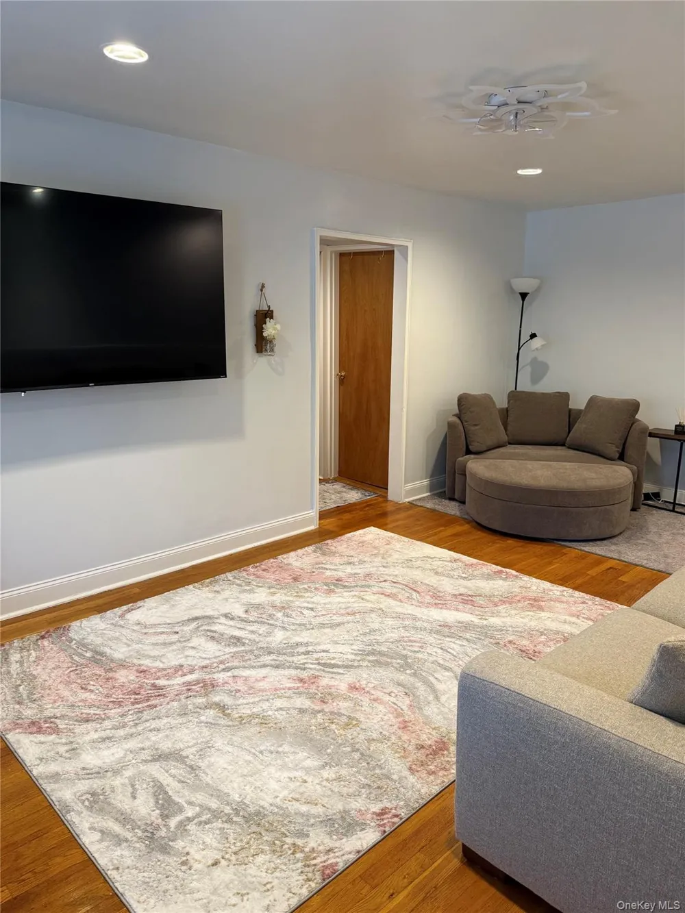 226-09 Union Turnpike #B Oakland Gardens, NY 11364