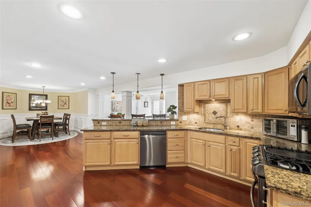 80 Alfred Avenue Baiting Hollow, NY 11933