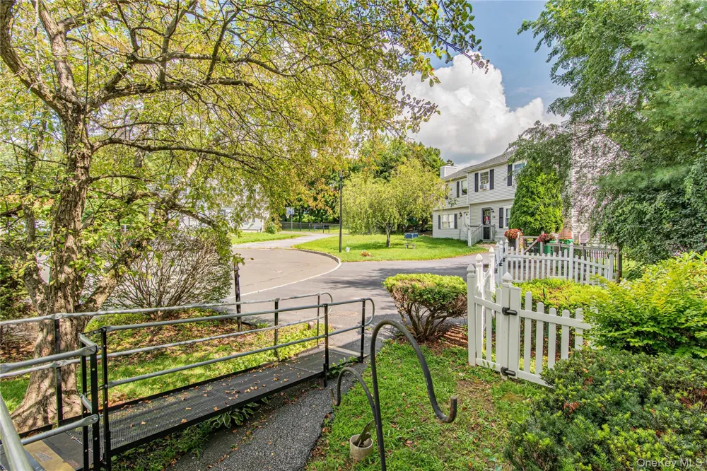218 Fishkill Landing Beacon, NY 12508