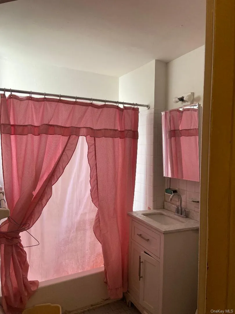 478 Bainbridge Street #1A Brooklyn, NY 11233