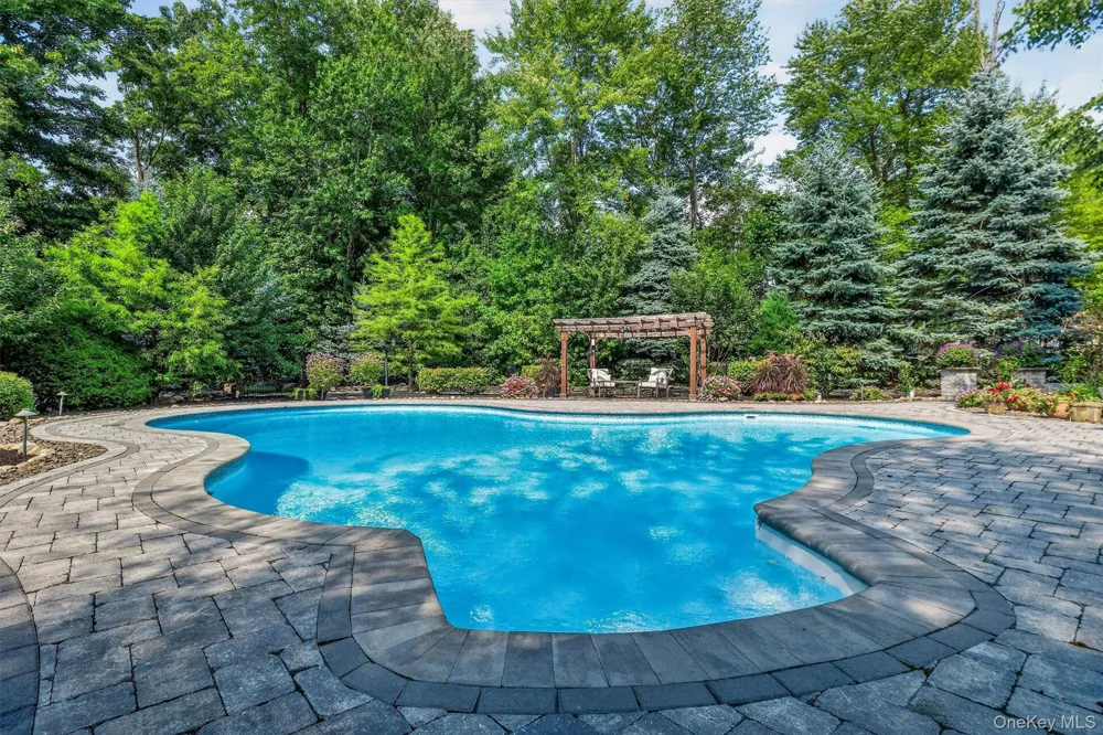 44 Greenwich Avenue Central Valley, NY 10917
