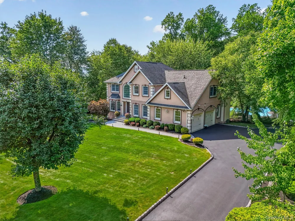 44 Greenwich Avenue Central Valley, NY 10917