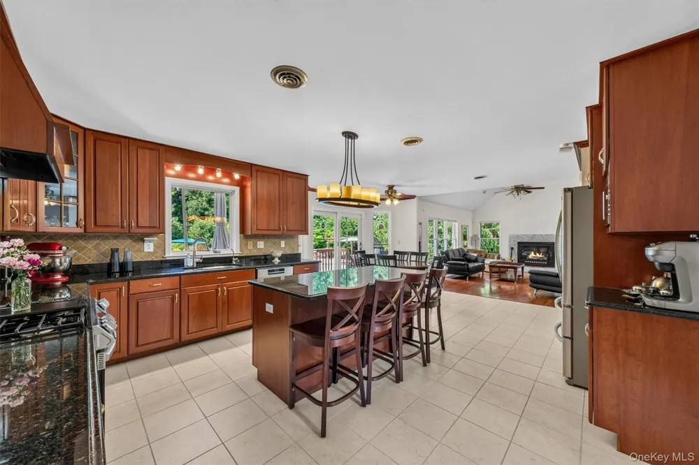 44 Greenwich Avenue Central Valley, NY 10917
