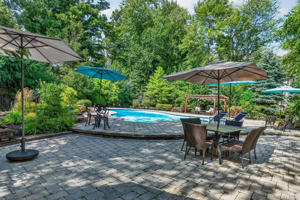 44 Greenwich Avenue Central Valley, NY 10917