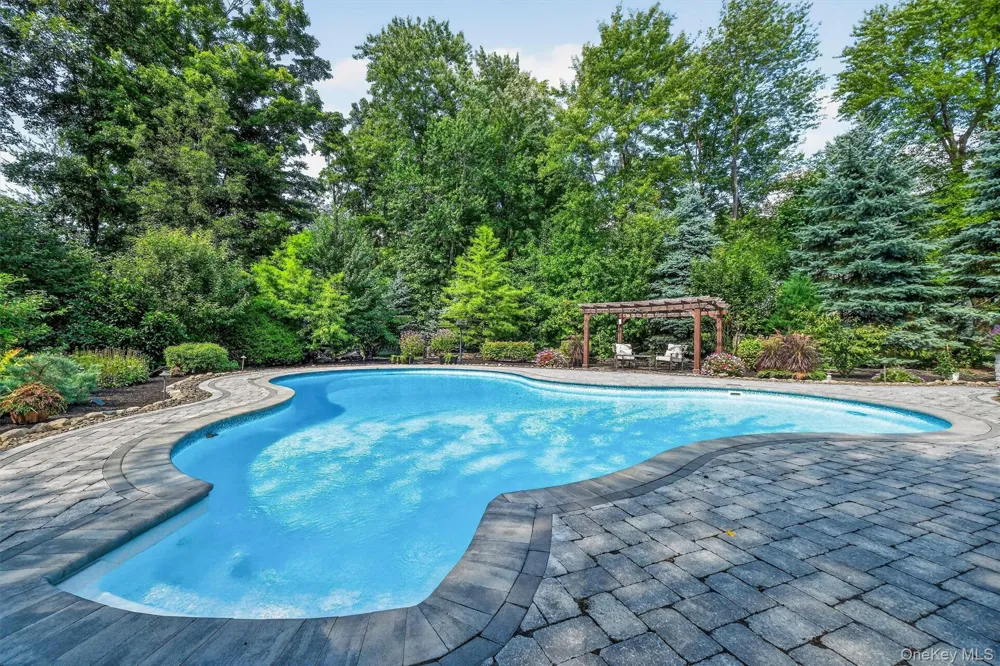 44 Greenwich Avenue Central Valley, NY 10917