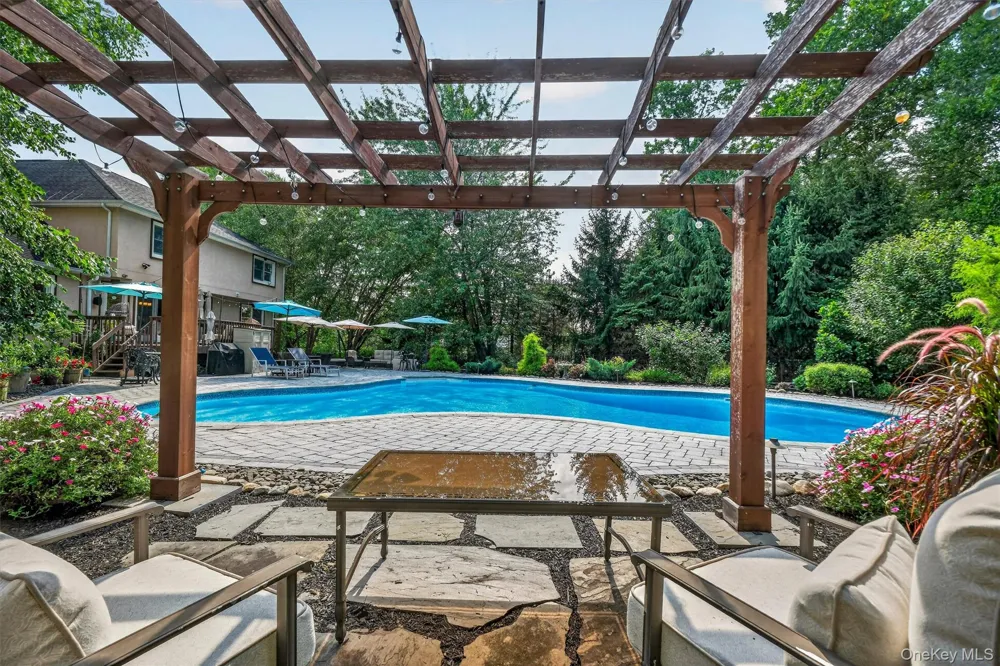 44 Greenwich Avenue Central Valley, NY 10917