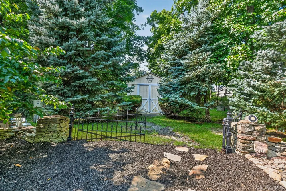 44 Greenwich Avenue Central Valley, NY 10917