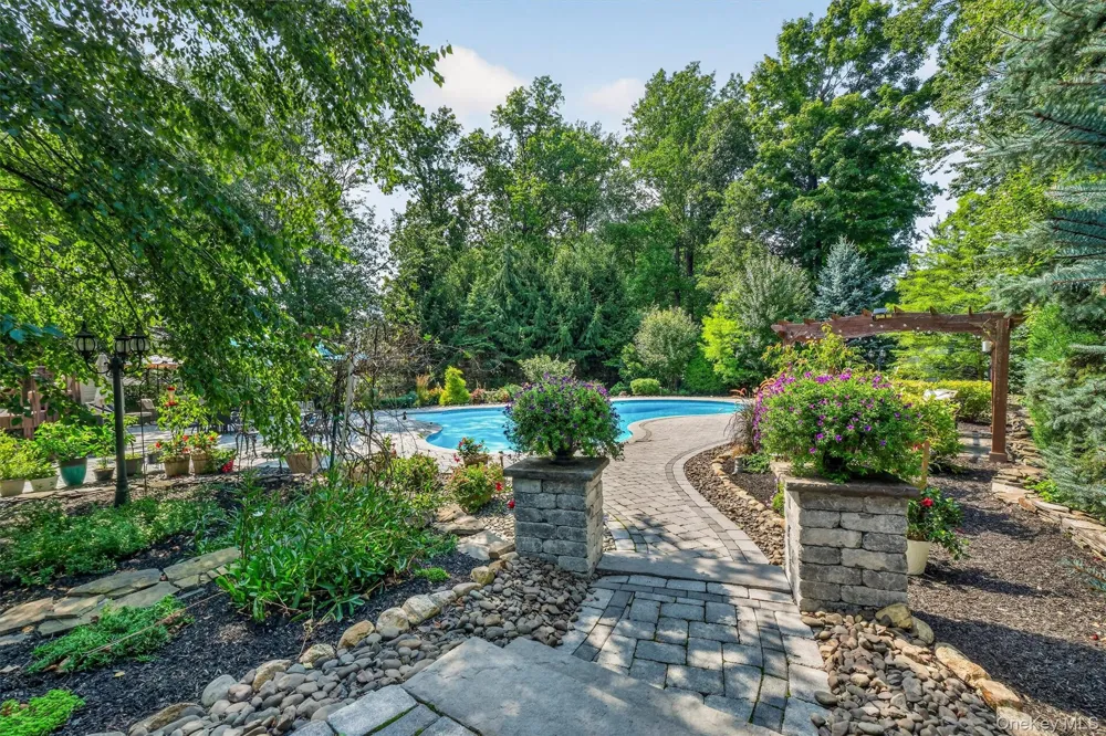 44 Greenwich Avenue Central Valley, NY 10917