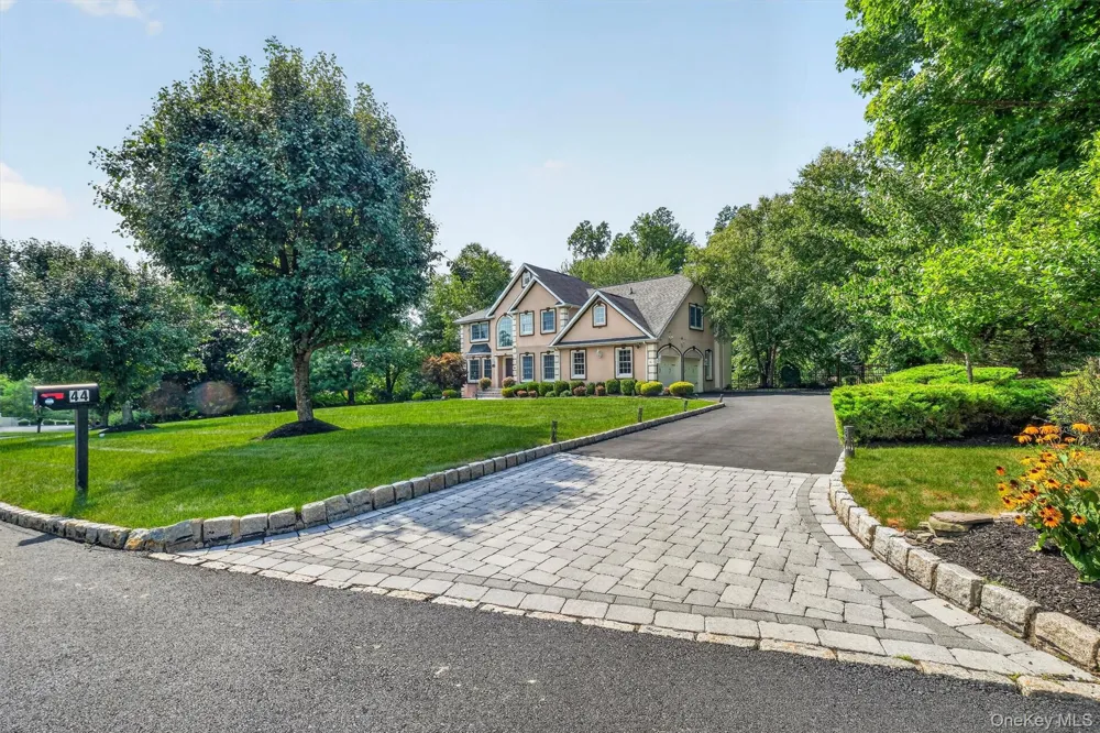 44 Greenwich Avenue Central Valley, NY 10917